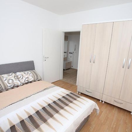 Fast Sleep & Go 3 Lägenhet Paraćin Exteriör bild